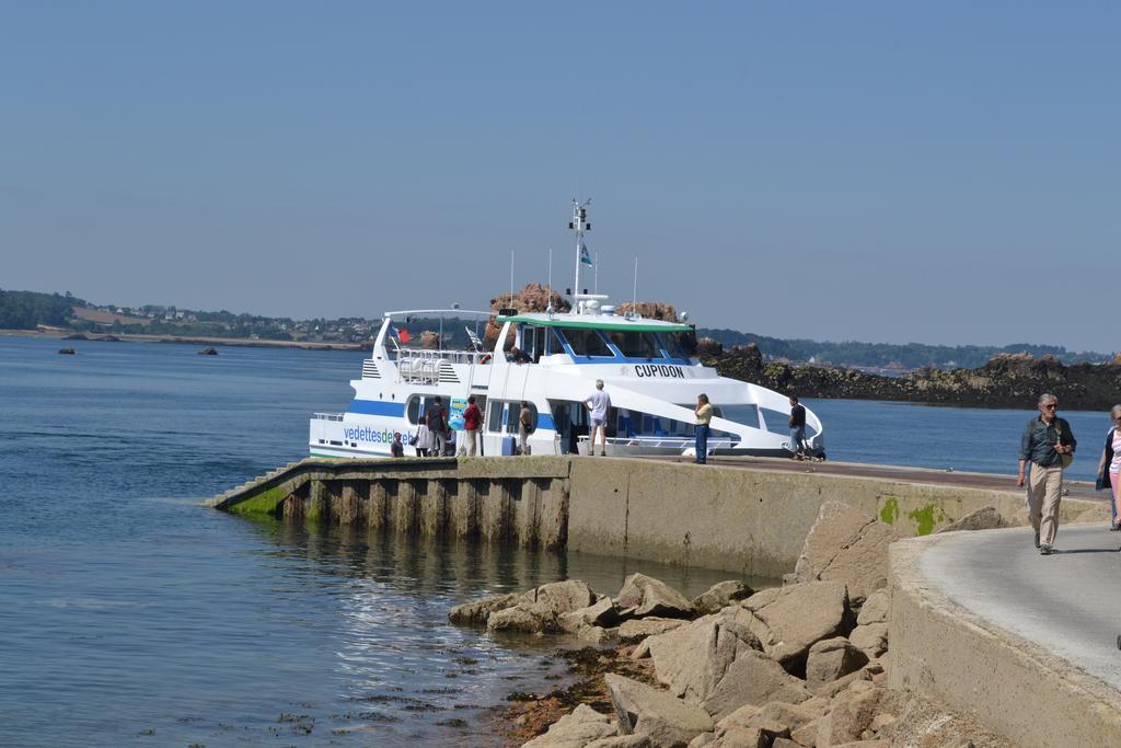 Gite De La Plage Lezardrieux Exterior photo